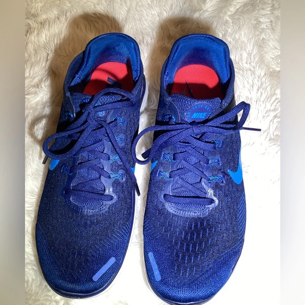 Nike free navy blue running sneakers size 8